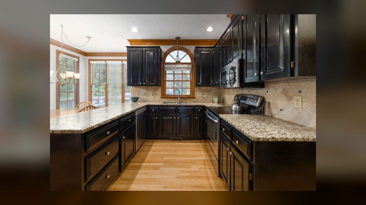 Should I open or buy a Granite Garage Floors franchise in 2027 — figure 7