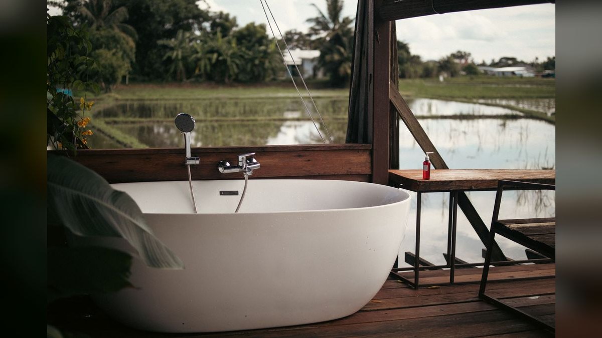 Should I open or buy a Re-Bath franchise in 2027?
