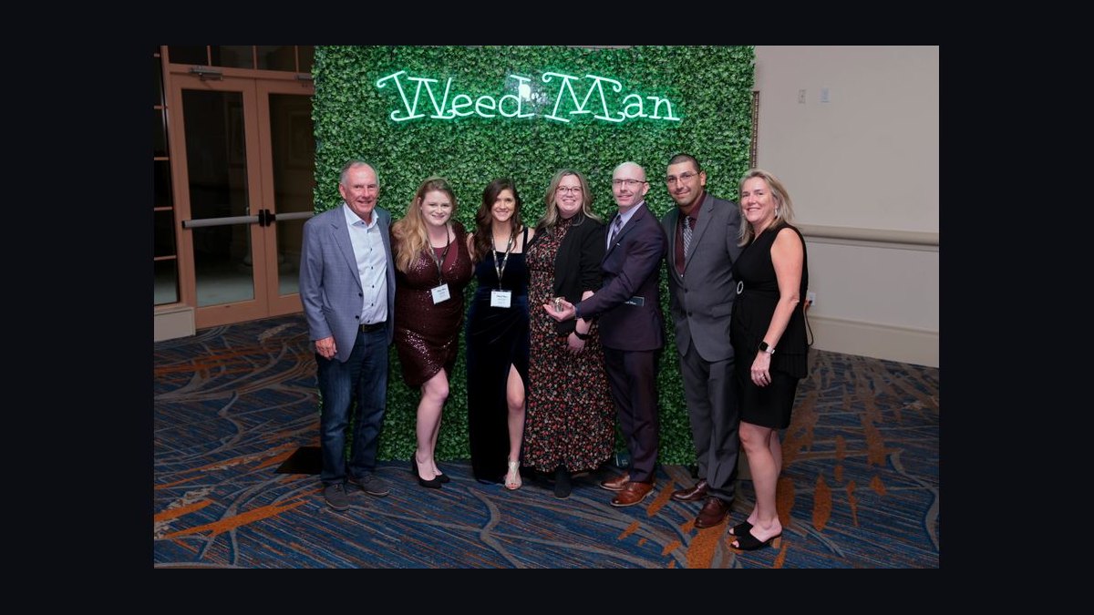 Should I open or buy a Weed Man Lawn Care franchise in 2027 — figure 8
