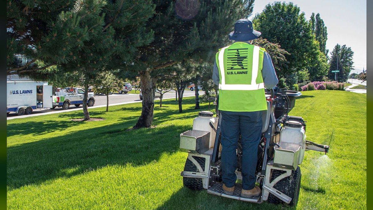 Should I open or buy a U.S. Lawns franchise in 2027 — figure 1