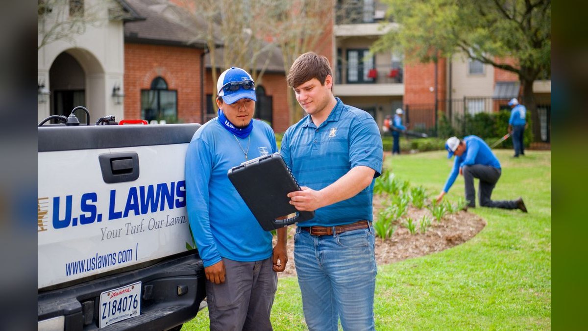 Should I open or buy a U.S. Lawns franchise in 2027?