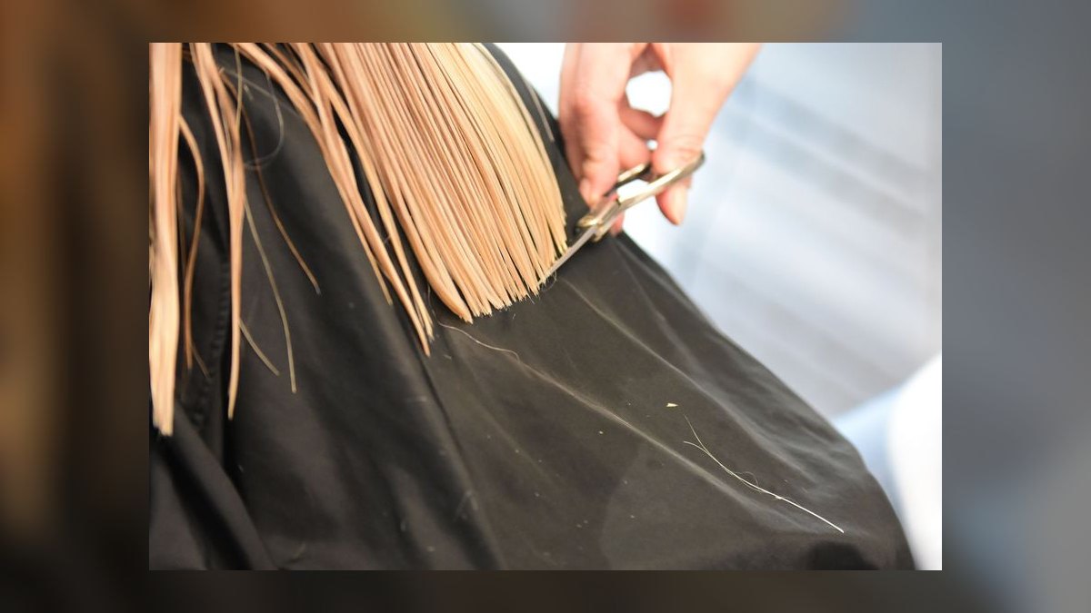 Should I open or buy a Sola Salon Studios franchise in 2027 — figure 4