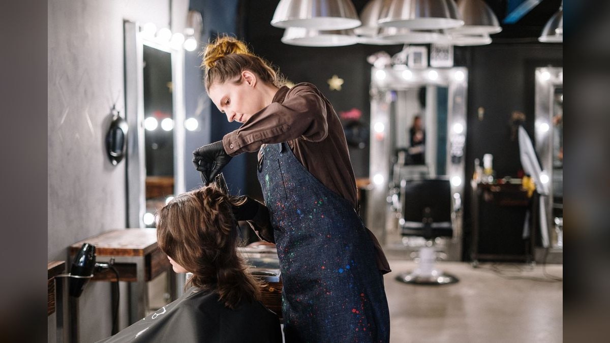 Should I open or buy a MY SALON Suite franchise in 2027 — figure 1