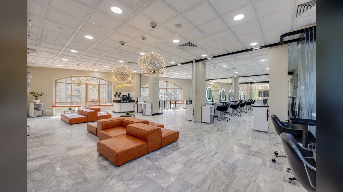 Should I open or buy a MY SALON Suite franchise in 2027 — figure 2