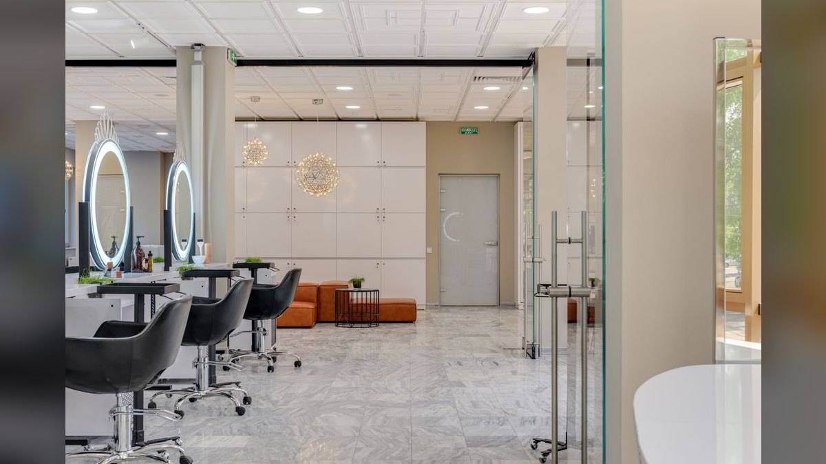 Should I open or buy a MY SALON Suite franchise in 2027 — figure 6