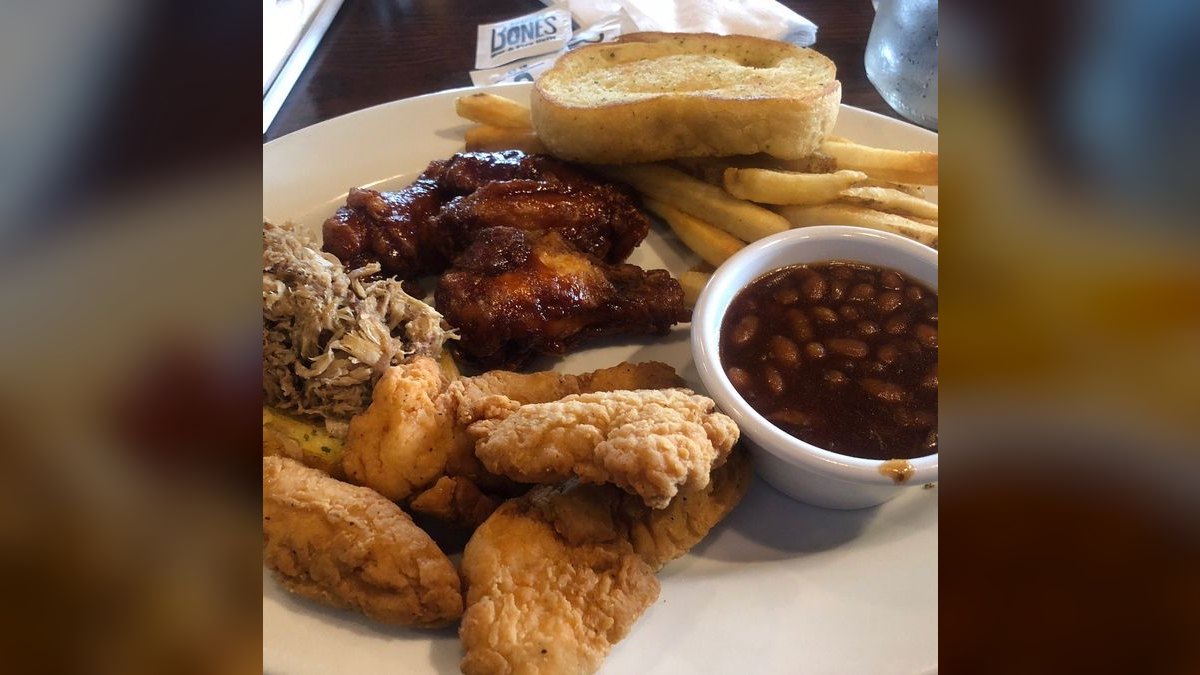 Should I open or buy a Smokey Bones BBQ franchise in 2027 — figure 3