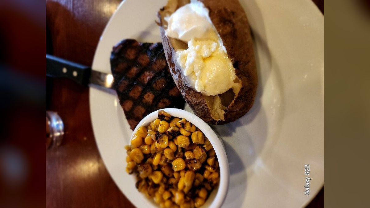 Should I open or buy a Smokey Bones BBQ franchise in 2027 — figure 6
