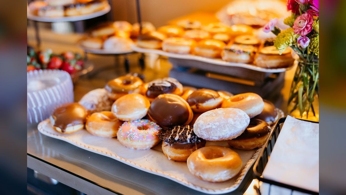 Should I open or buy a LaMar's Donuts franchise in 2027?