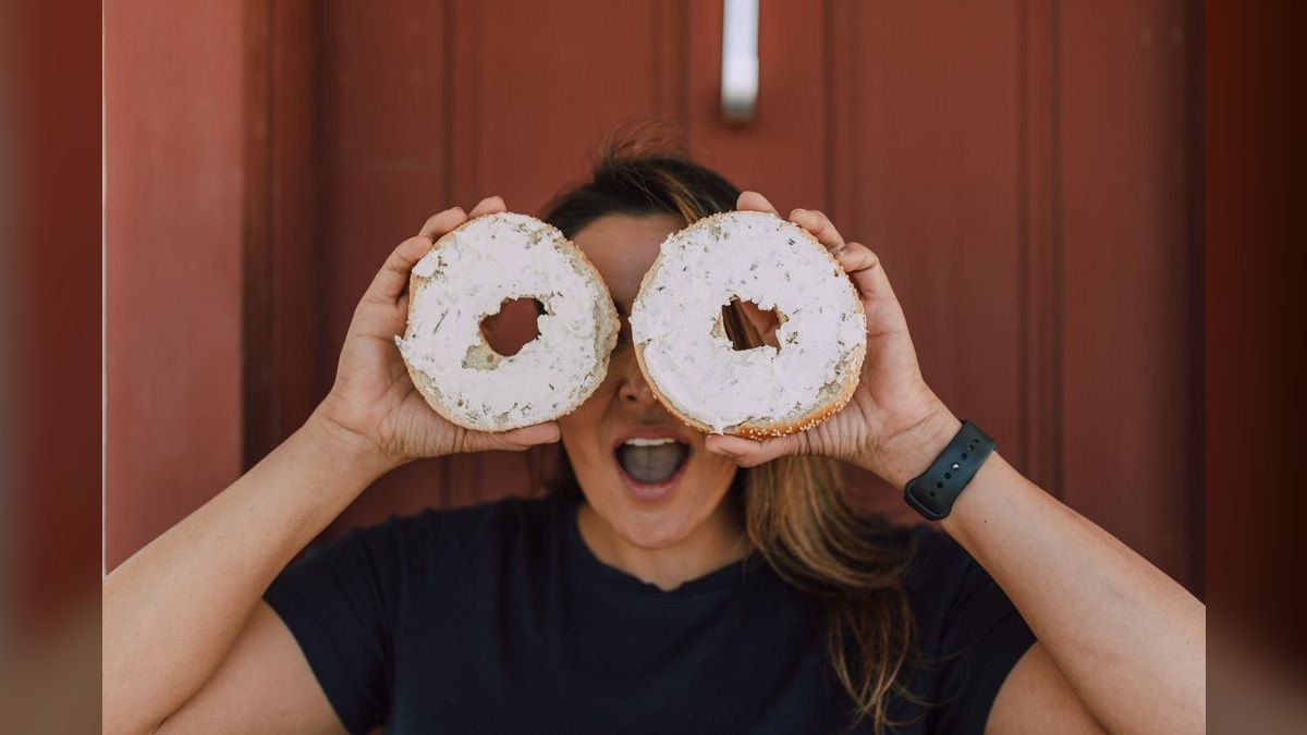 Should I open or buy a Bruegger's Bagels franchise in 2027?