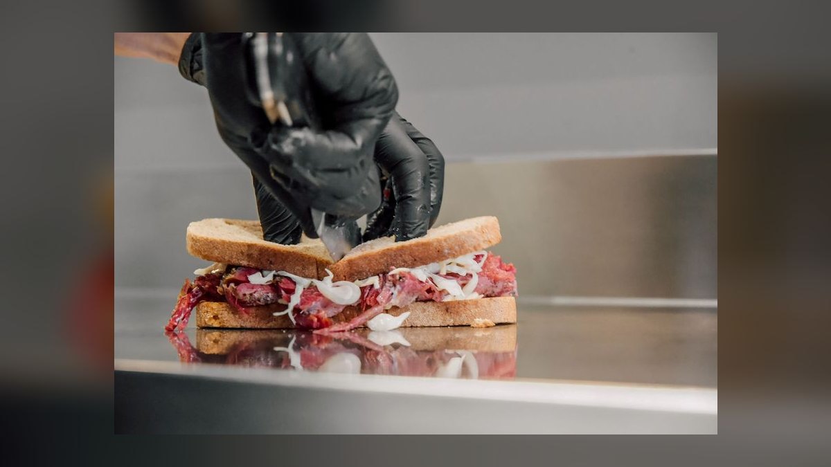 Should I open or buy a Capriotti's Sandwich Shop franchise in 2027 — figure 7