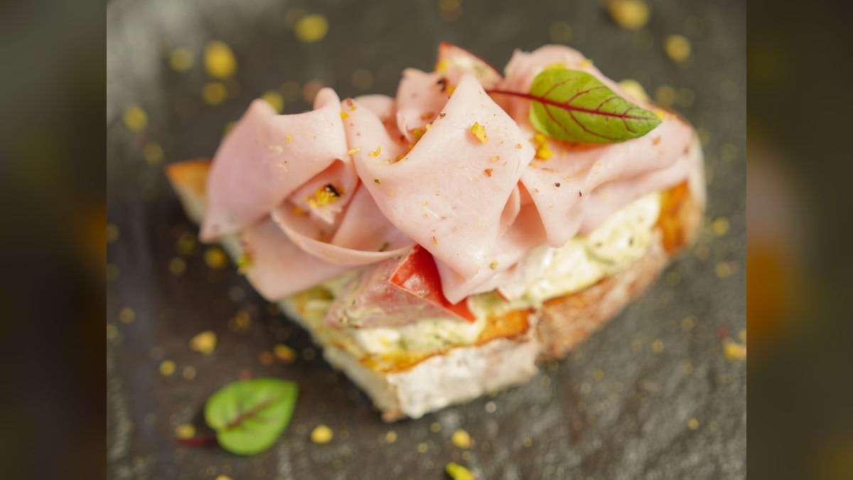 Should I open or buy a Capriotti's Sandwich Shop franchise in 2027?