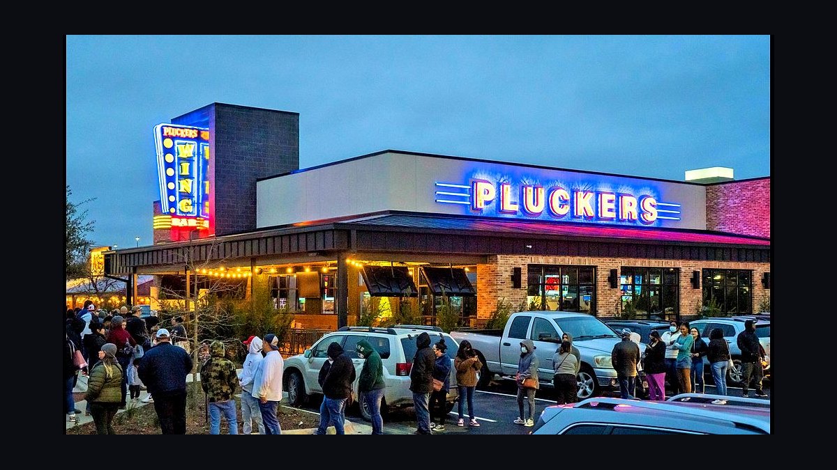 Should I open or buy a Pluckers Wing Bar franchise in 2027?