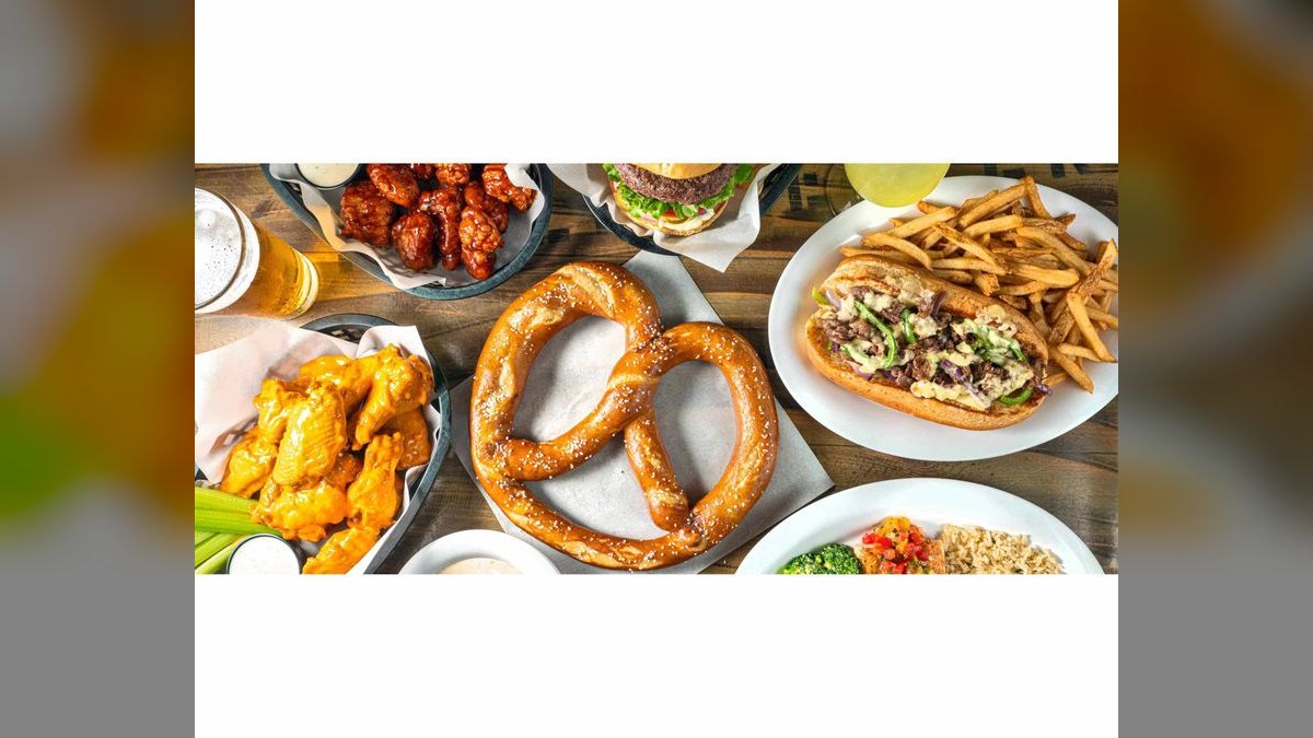 Should I open or buy a Hurricane Grill & Wings franchise in 2027 — figure 1