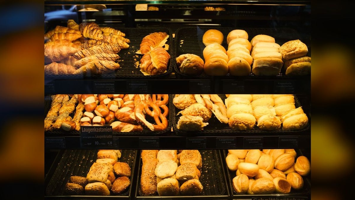 Should I open or buy a Pretzelmaker franchise in 2027?