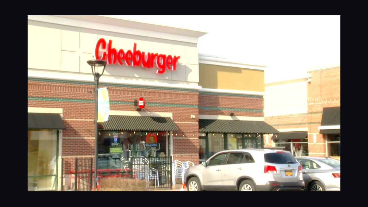 Should I open or buy a Cheeburger Cheeburger franchise in 2027?