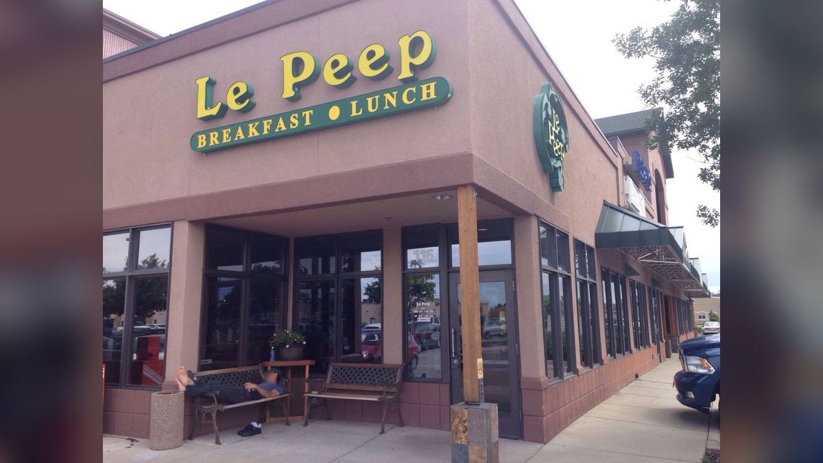 Should I open or buy a Le Peep franchise in 2027?