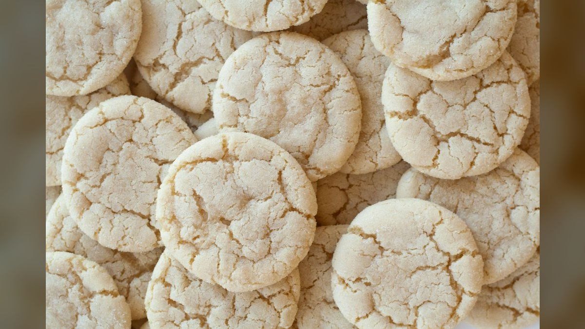 Should I open or buy a Mrs. Fields Cookies franchise in 2027?