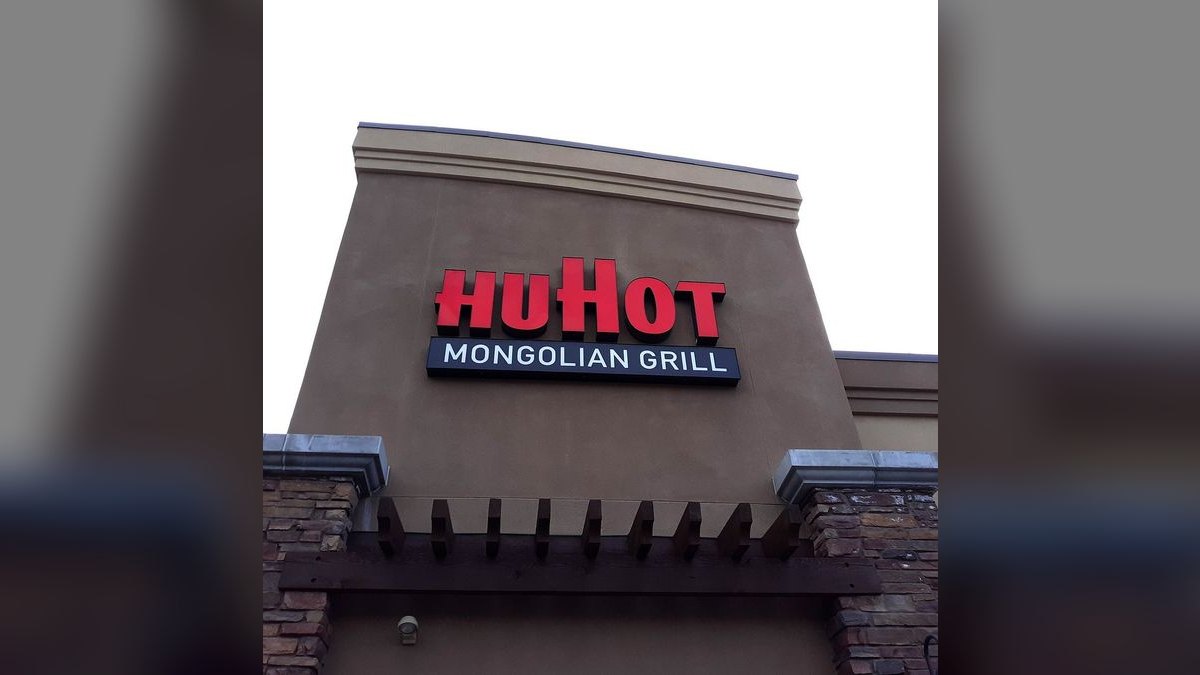 Should I open or buy a HuHot Mongolian Grill franchise in 2027 — figure 4