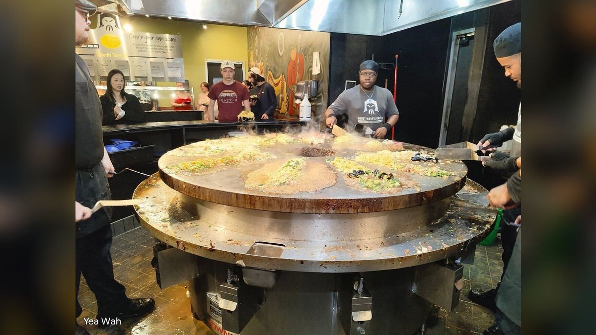 Should I open or buy a HuHot Mongolian Grill franchise in 2027 — figure 6