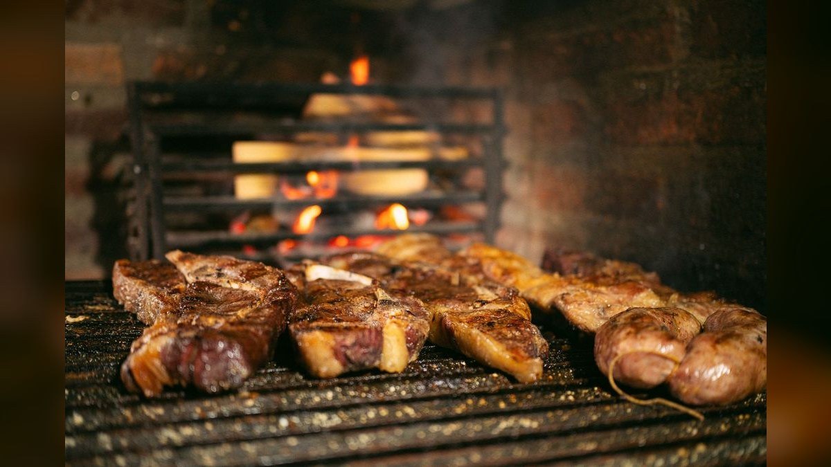 Should I open or buy an L&L Hawaiian Barbecue franchise in 2027?