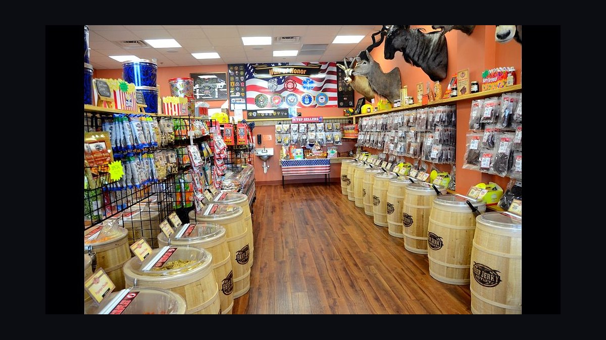 Should I open or buy a Beef Jerky Outlet franchise in 2027 — figure 1