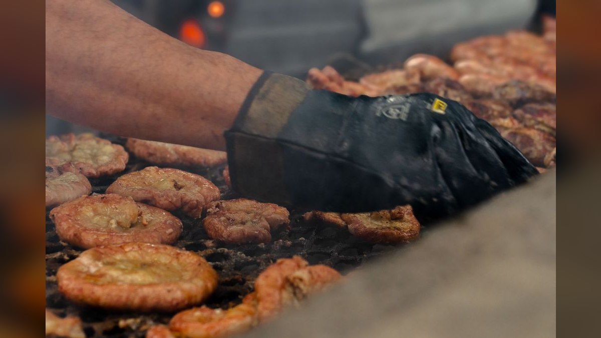 Should I open or buy a Boudin Bakery franchise in 2027 — figure 2