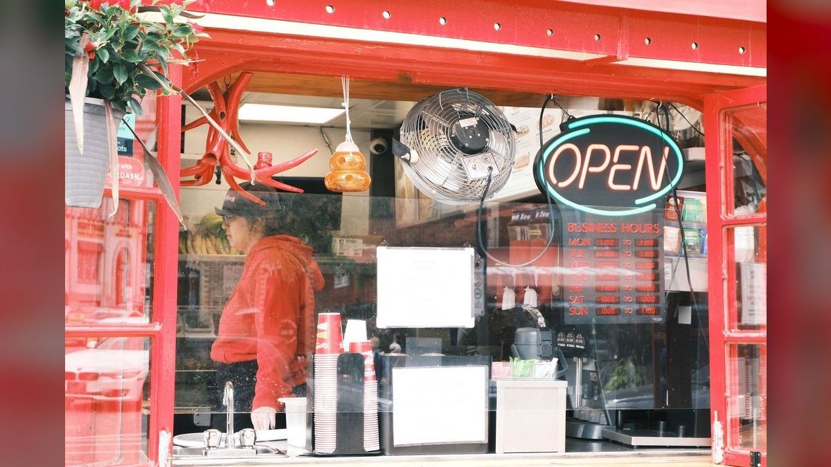Should I open or buy a Tim Hortons US franchise in 2027?