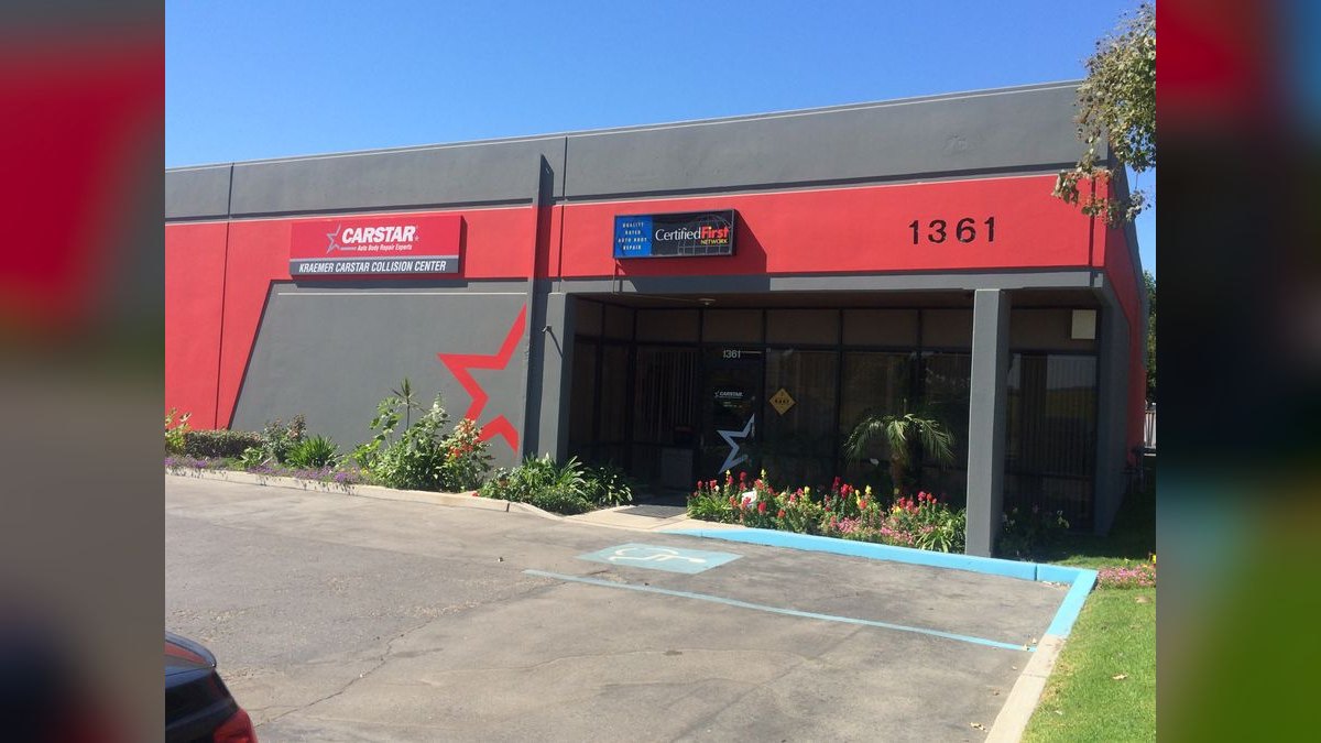 Should I open or buy a CARSTAR collision franchise in 2027?