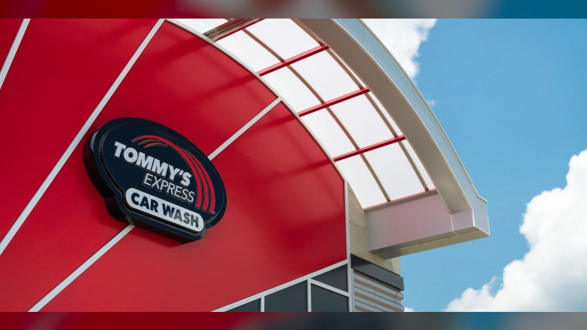 Should I open or buy a Tommy's Express Car Wash franchise in 2027 — figure 4