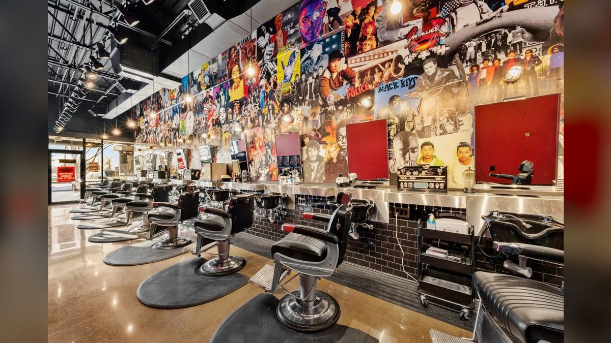 Should I open or buy a Floyd's 99 Barbershop franchise in 2027 — figure 3