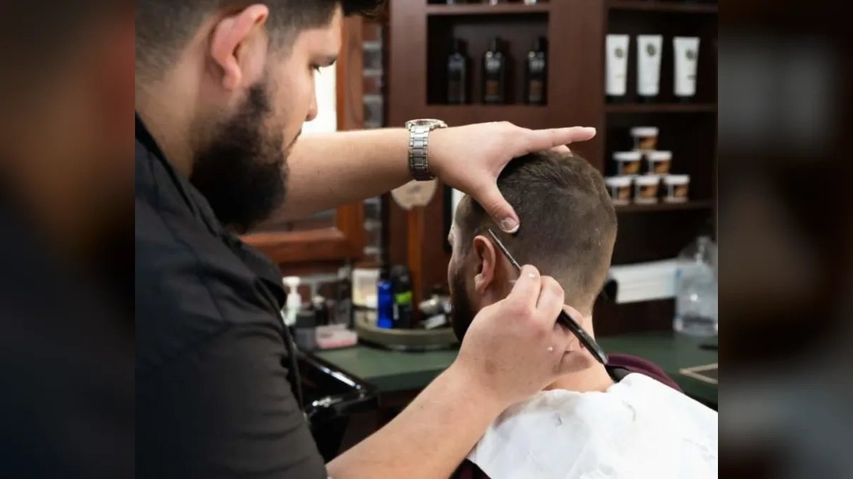 Should I open or buy a V's Barbershop franchise in 2027 — figure 5