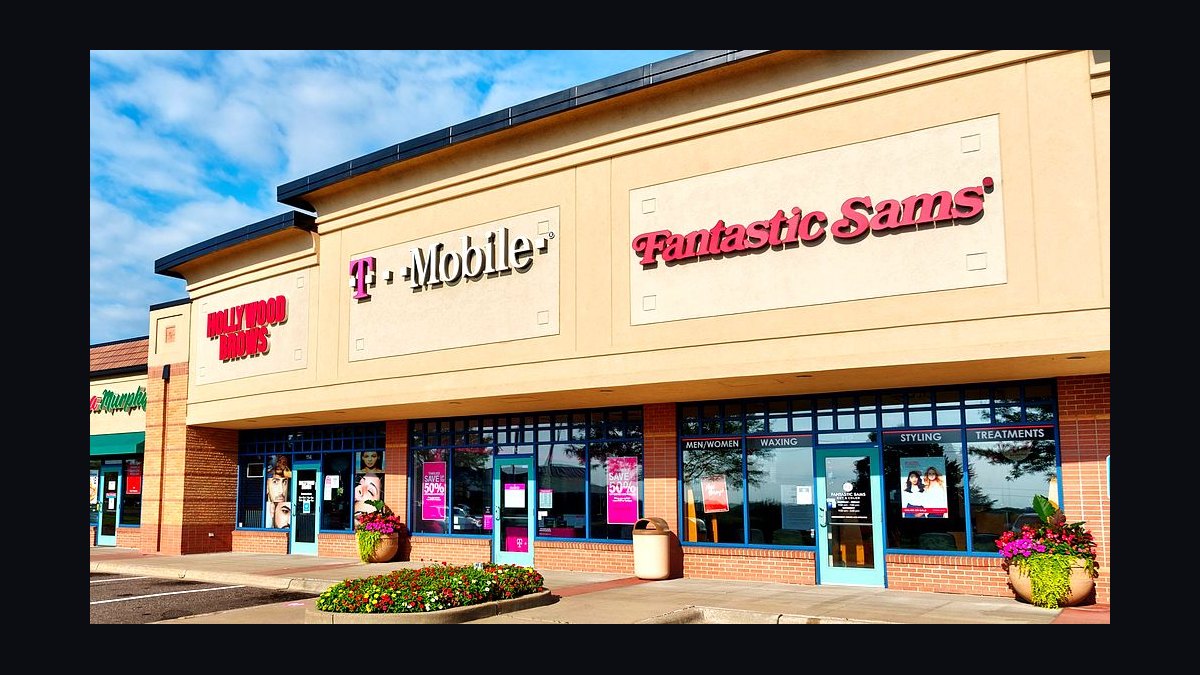 Should I open or buy a Fantastic Sams franchise in 2027 — figure 2