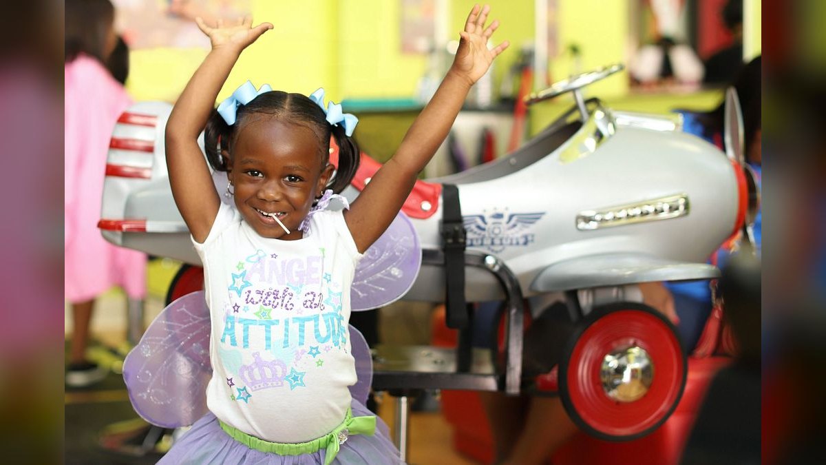 Should I open or buy a Pigtails & Crewcuts franchise in 2027?