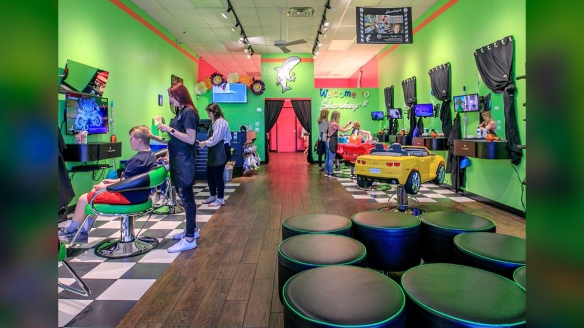 Should I open or buy a Sharkey's Cuts for Kids franchise in 2027 — figure 3