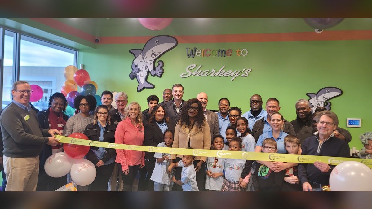 Should I open or buy a Sharkey's Cuts for Kids franchise in 2027 — figure 4