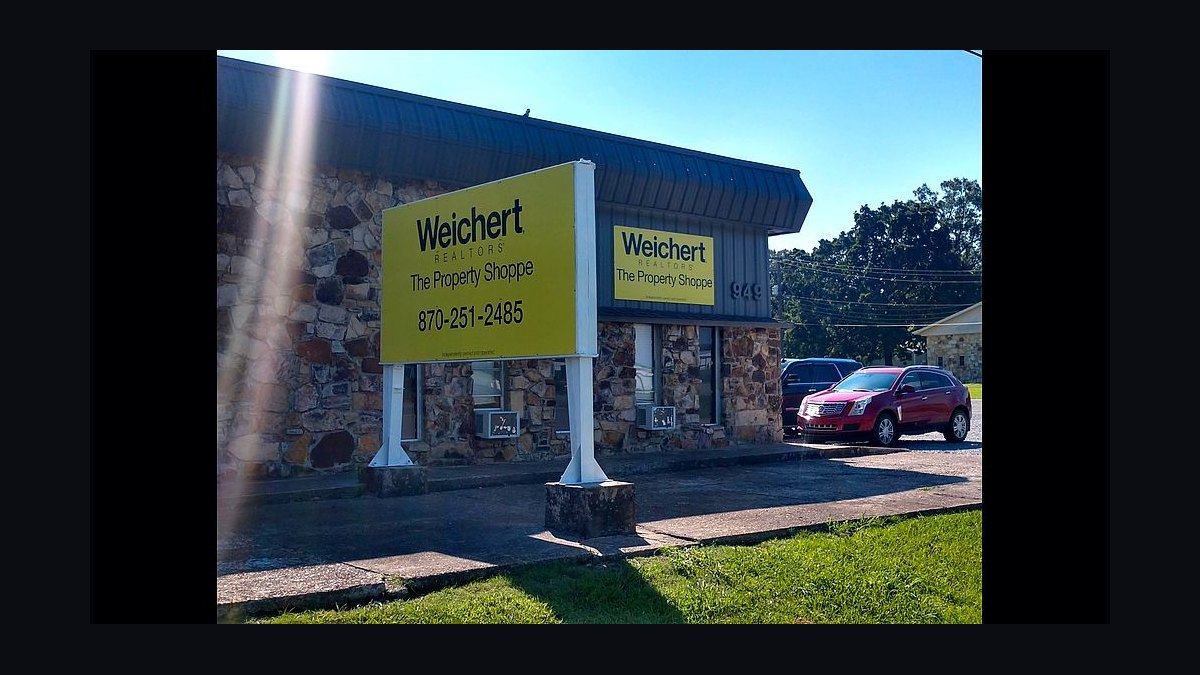 Should I open or buy a Weichert Realtors franchise in 2027?