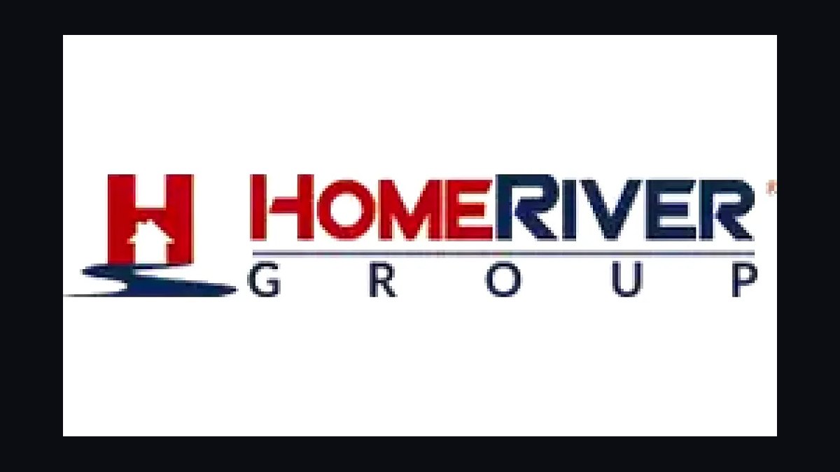 Should I open or buy a HomeRiver Group franchise in 2027?