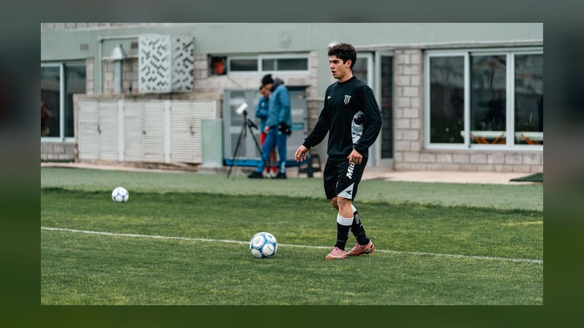 Should I open or buy a Soccer Stars franchise in 2027 — figure 8