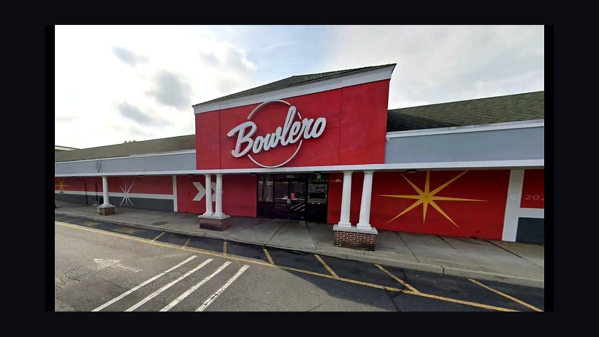 Should I open or buy a Bowlero franchise in 2027?