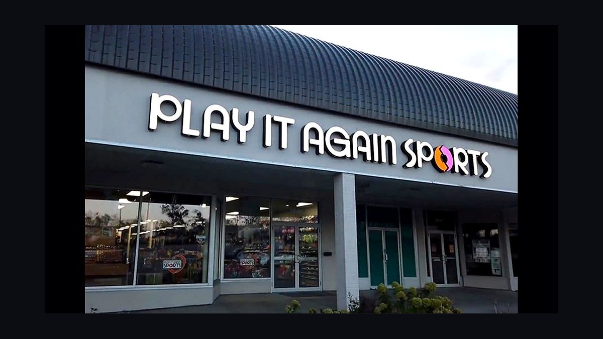 Should I open or buy a Play It Again Sports franchise in 2027 — figure 1