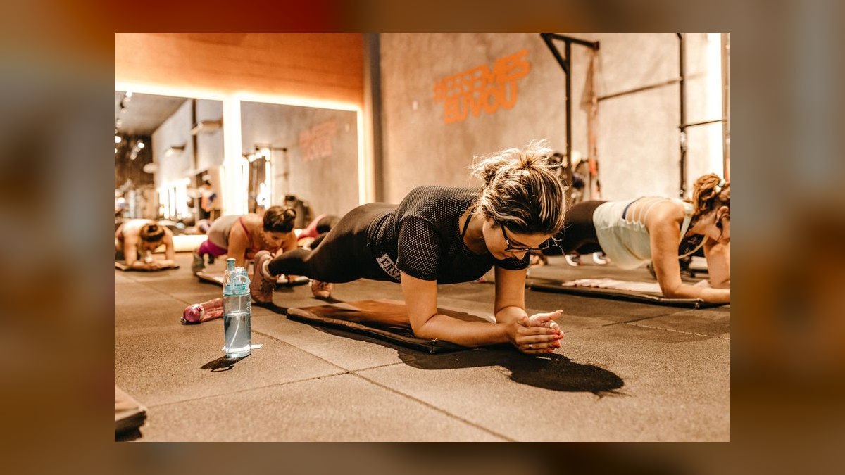 Should I open or buy a HOTWORX franchise in 2027 — figure 9