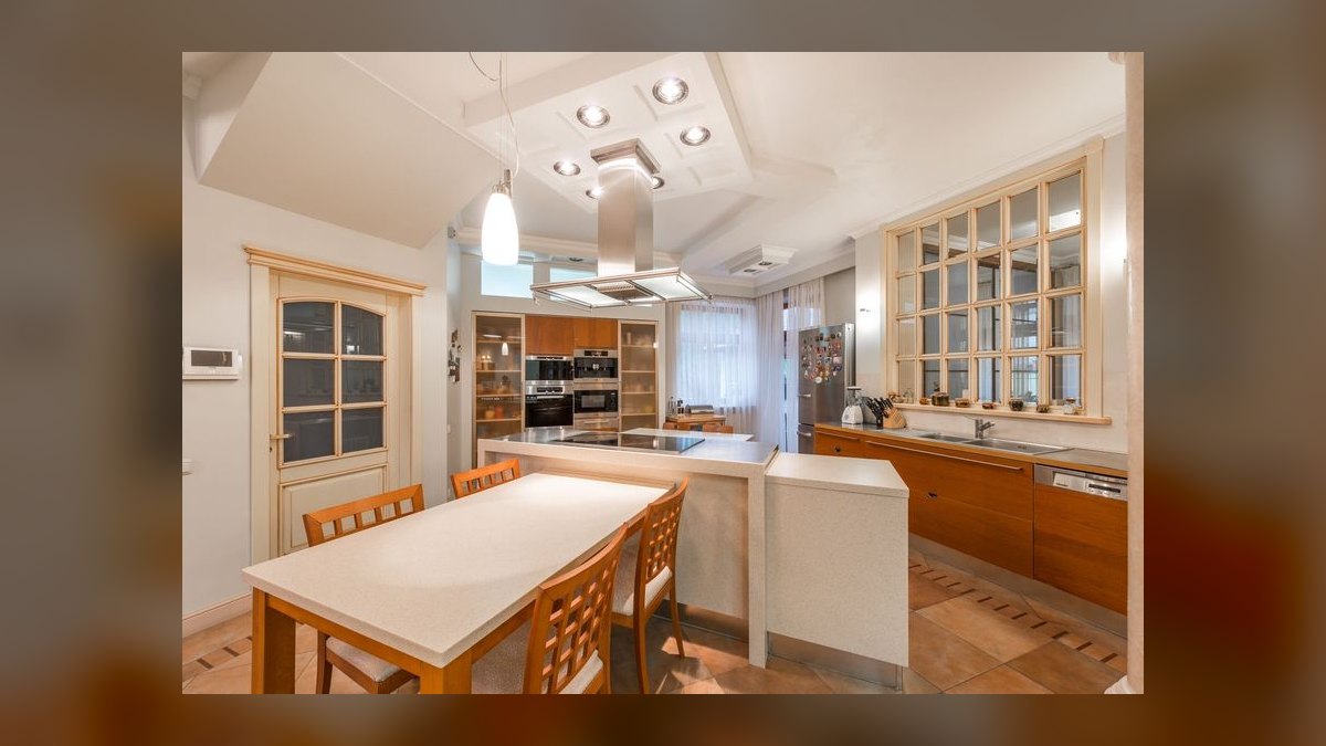 Should I open or buy a The Counter burger franchise in 2027 — figure 8