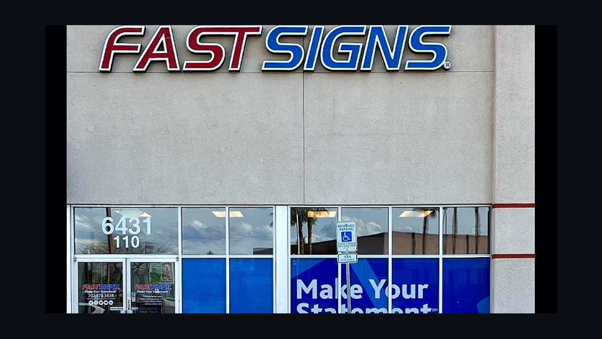 Should I open or buy a FASTSIGNS franchise in 2027 — figure 2