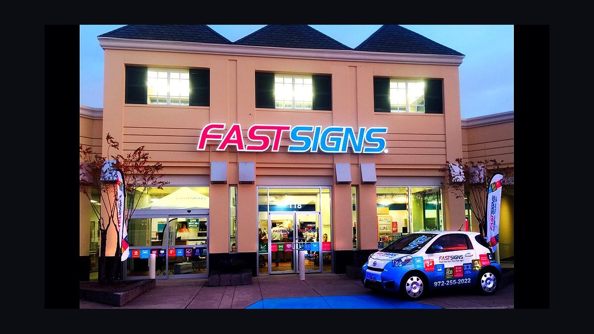Should I open or buy a FASTSIGNS franchise in 2027?