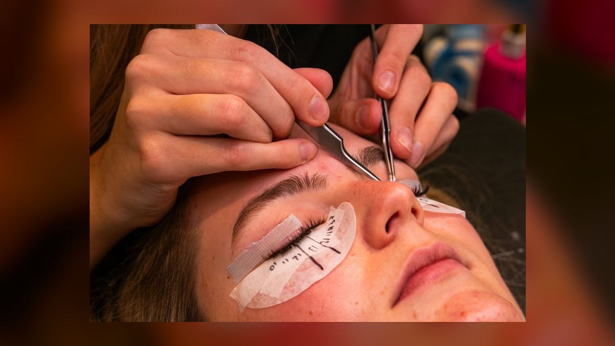 Should I open or buy a The Lash Lounge franchise in 2027 — figure 10