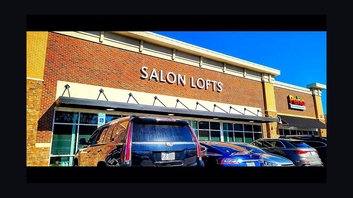 Should I open or buy a Salon Lofts franchise in 2027 — figure 1