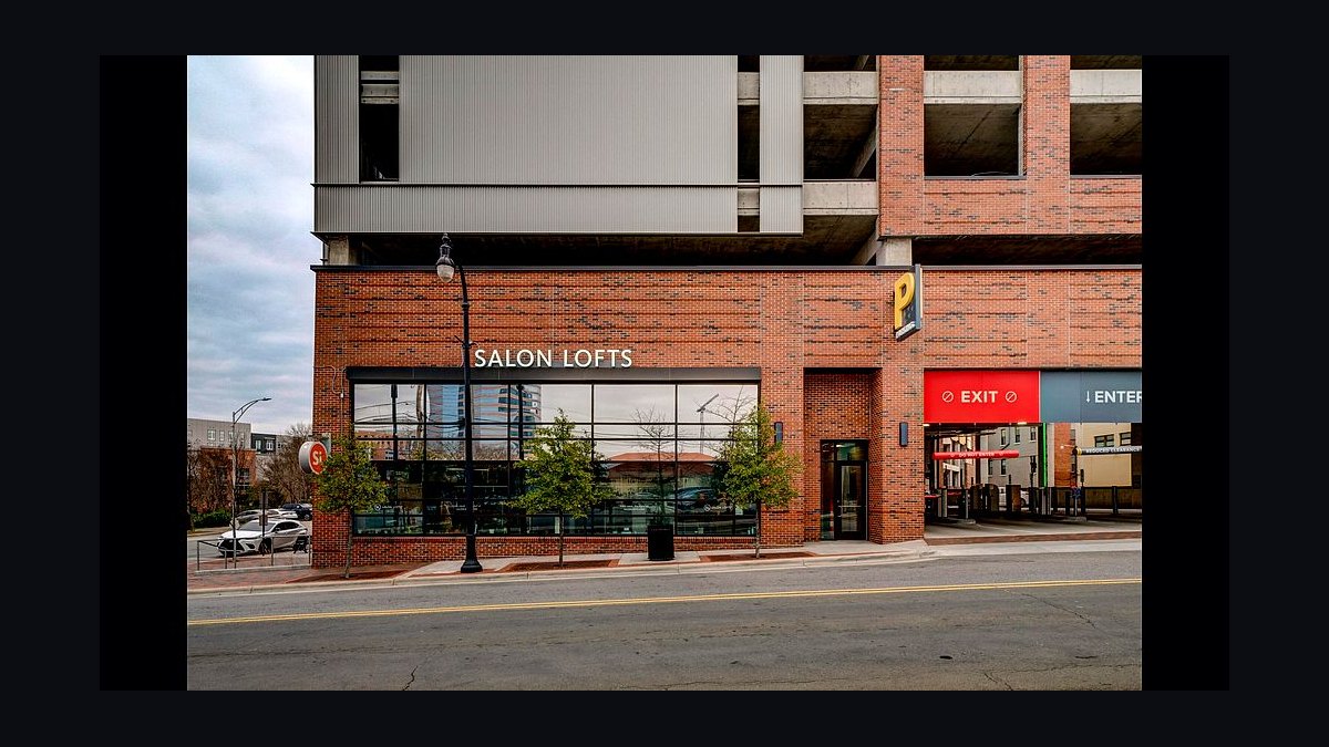 Should I open or buy a Salon Lofts franchise in 2027?