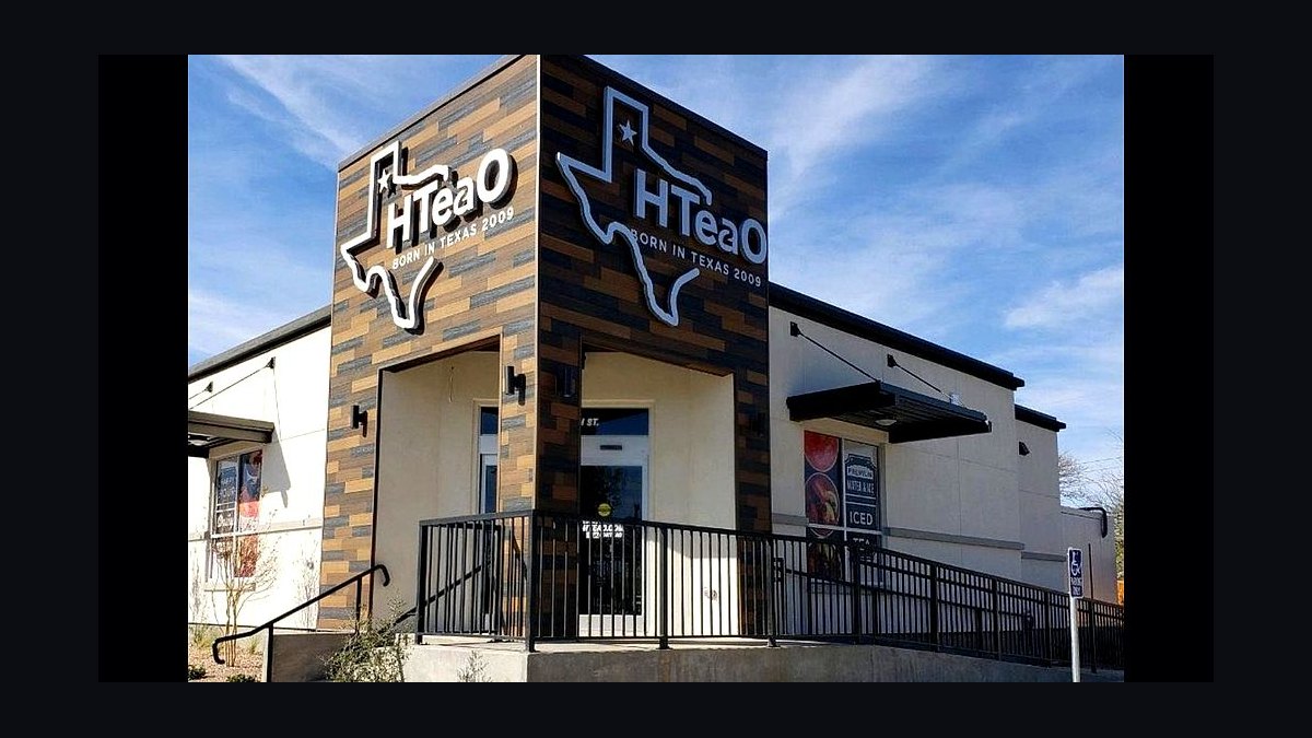 Should I open or buy a HTeaO franchise in 2027?