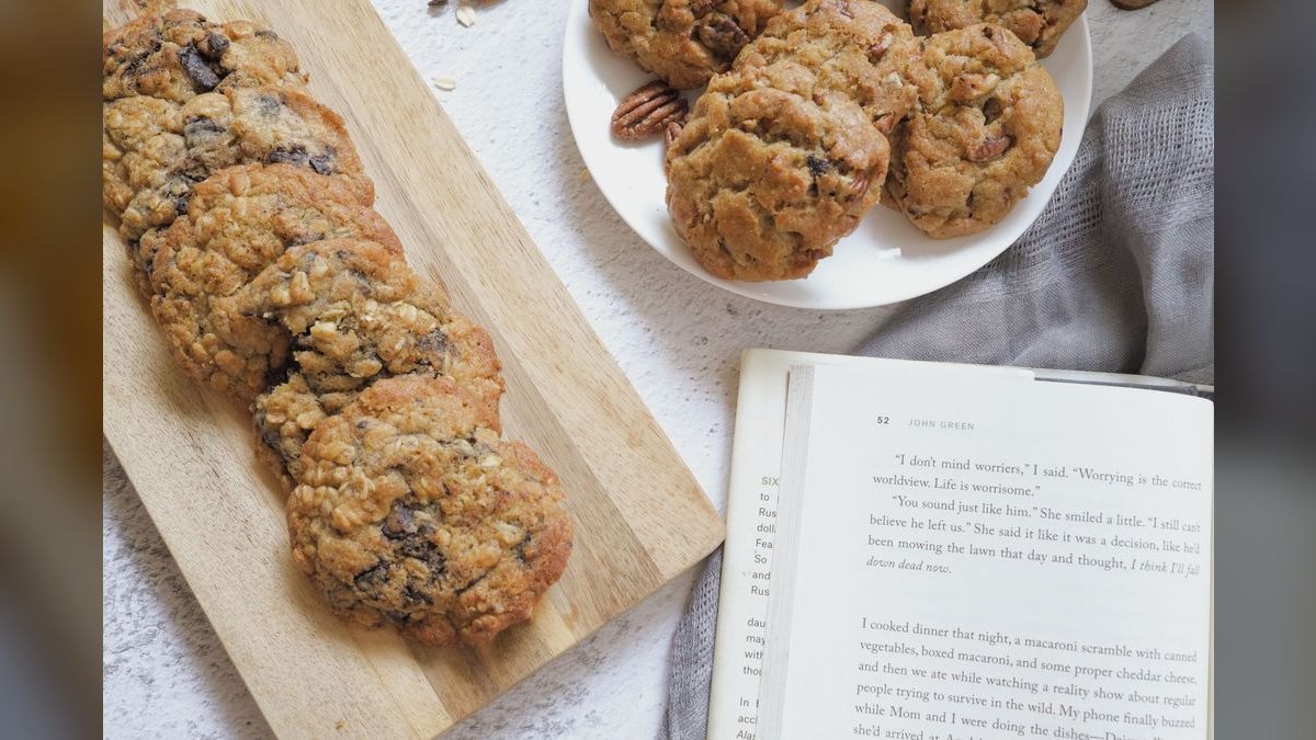 Should I open or buy an Insomnia Cookies franchise in 2027?