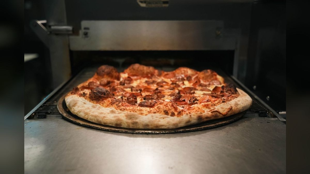 Should I open or buy a Gatti's Pizza franchise in 2027 — figure 4